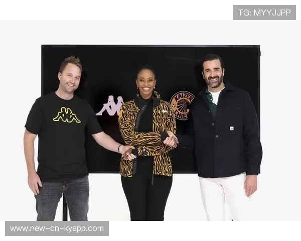 凯撒酋长签约新守门员，加强后防实力，凯撒踢足球